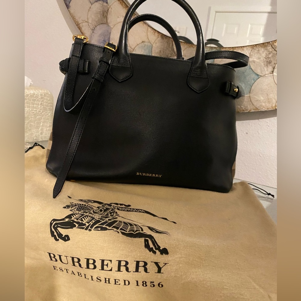 Burberry Medium Banner Leather/ House Check Bag